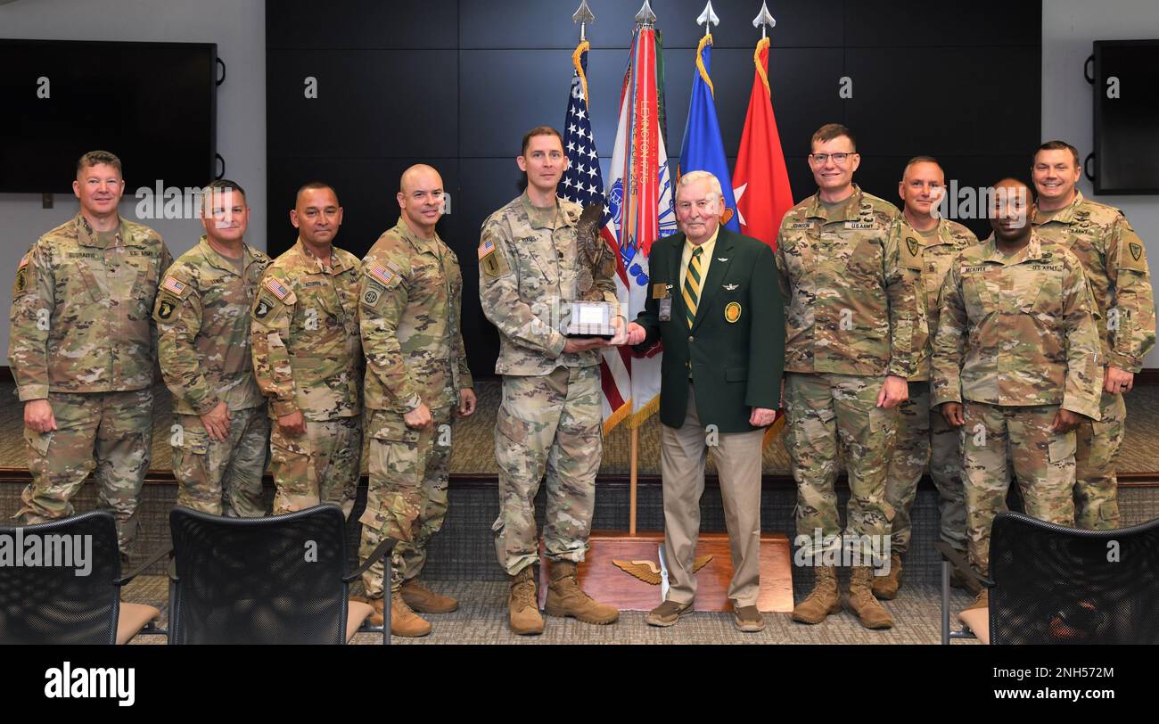 The 1st Battalion, 212th Aviation Regiment received the Order of