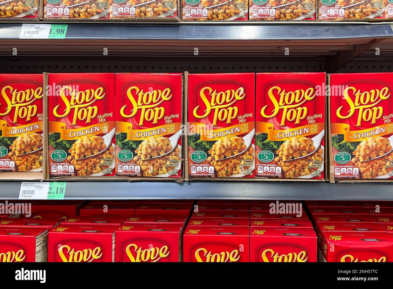 Victorville, CA, USA – October 26, 2022: Boxes of Stove Top Stuffing Mix Chicken on a shelf at Winco Supermarket in Victorville, California. Stock Photo