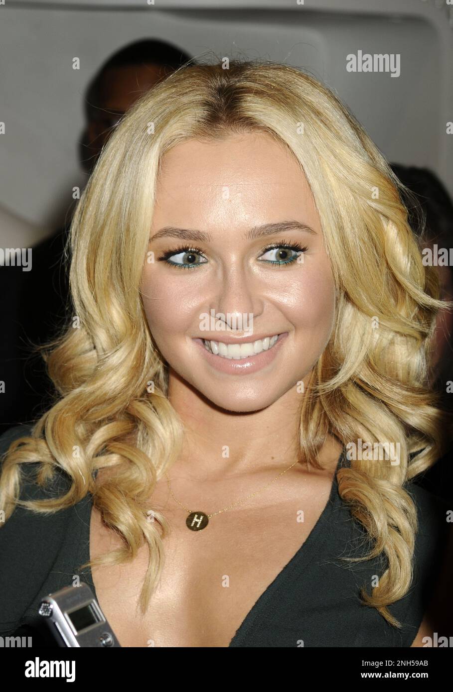 Hayden panettiere michelle trachtenberg hi-res stock photography and images - Alamy