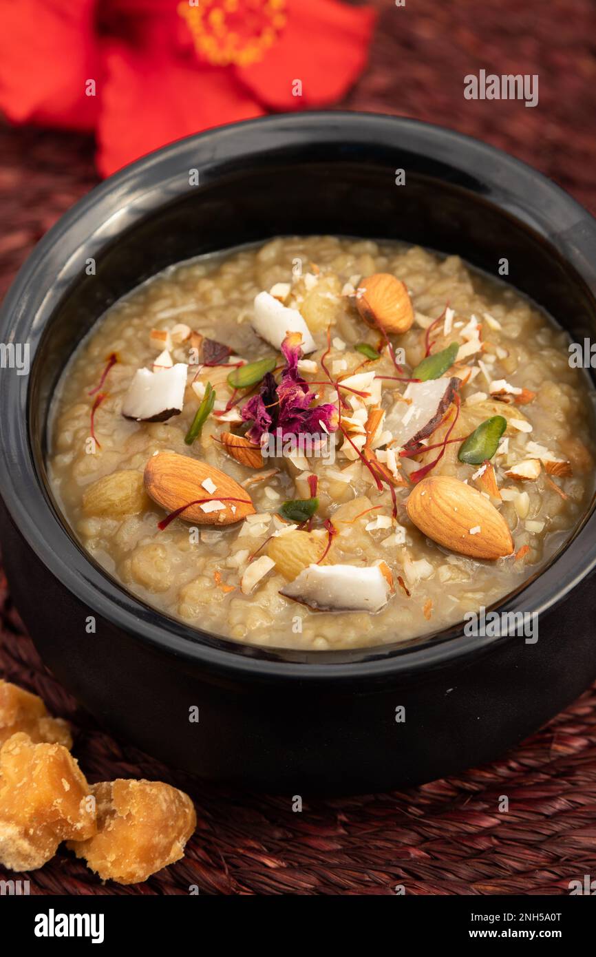 Gur Ki Kheer Also Called Jaggery Rice Pudding, Nolen Gurer Payesh, Rasiyav, Gud Wali Chawal Ki Khir, Rasiya, Ras Bakheer, Rasiyaw, Payasam Made Of Bas Stock Photo