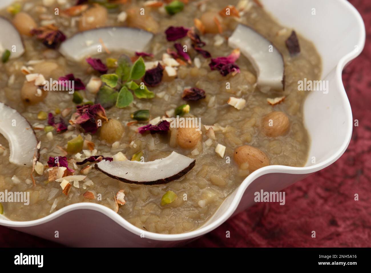 Gur Ki Kheer Also Called Jaggery Rice Pudding, Nolen Gurer Payesh, Rasiyav, Gud Wali Chawal Ki Khir, Rasiya, Ras Bakheer, Rasiyaw, Payasam Made Of Bas Stock Photo