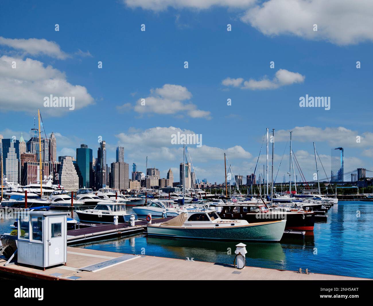 New york city boats harbor east river hi-res stock photography and ...