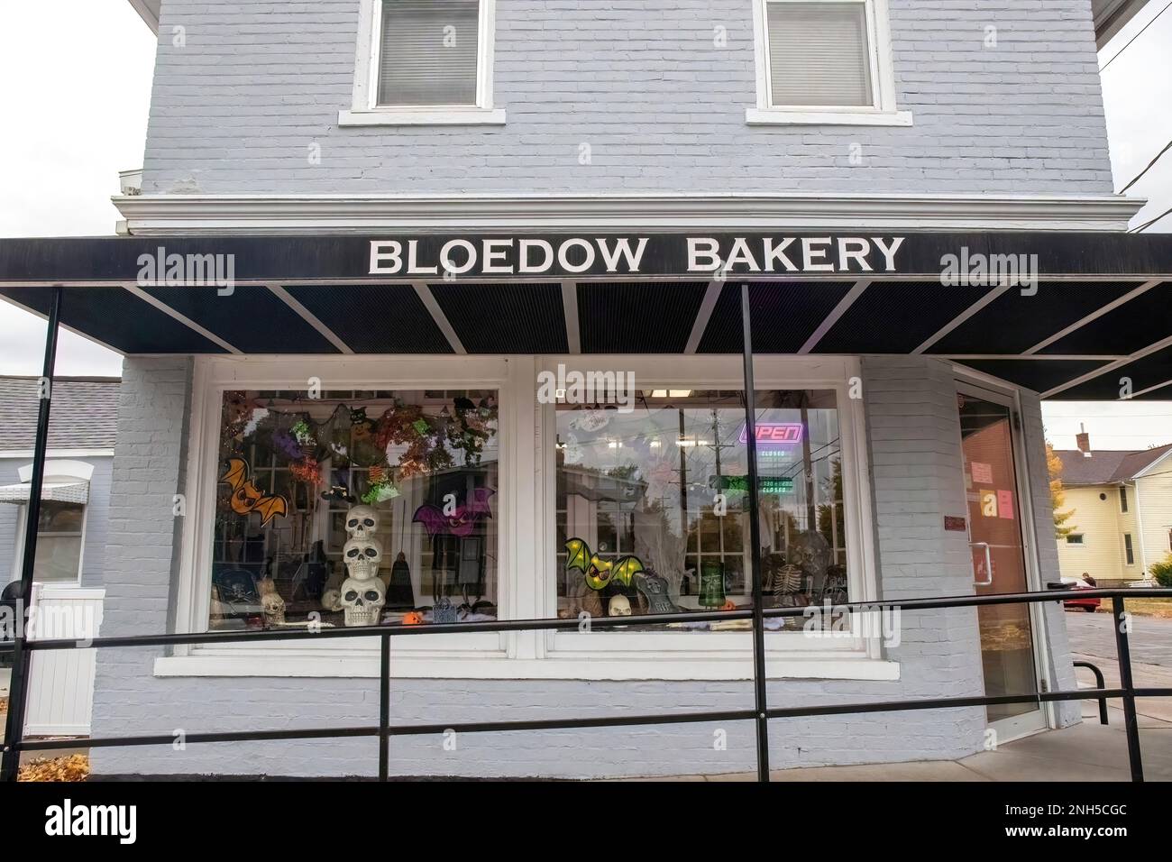 Bloedow Bakery building with makes pastries, donuts, rye and homemade