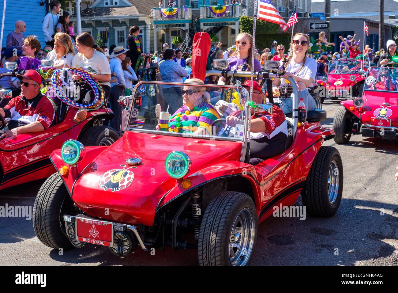 mardi gras magazine street