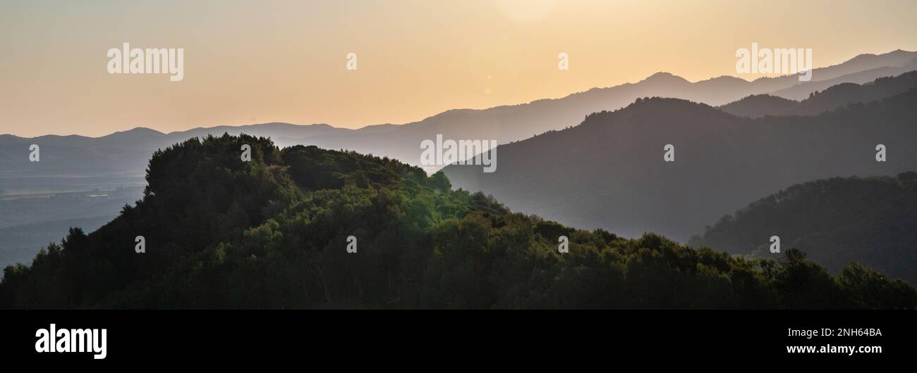 Layered mountains landscape hi-res stock photography and images - Alamy