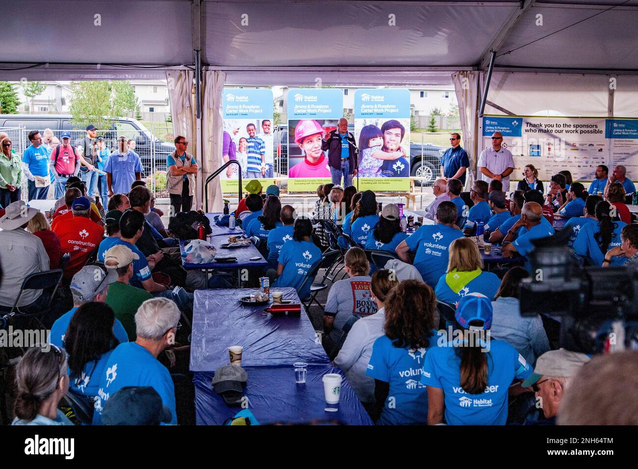President Jimmy Carter addresses the volunteers for the Jimmy and