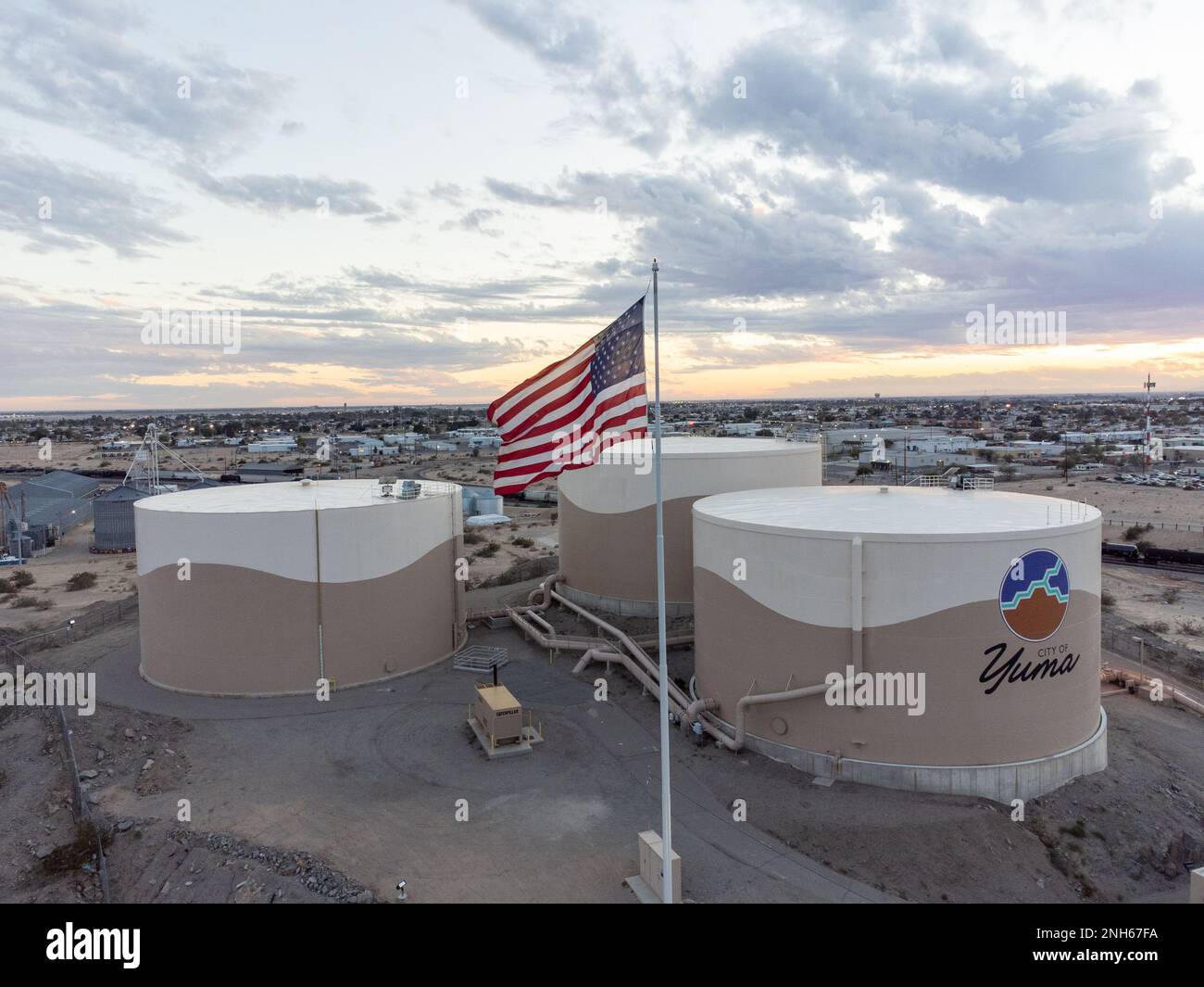 Yuma water tanks hires stock photography and images Alamy