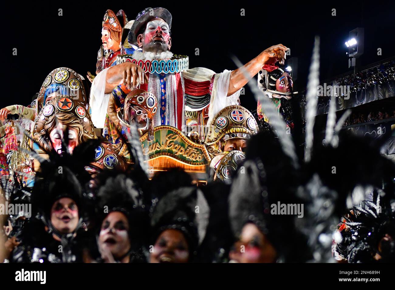 Rio De Janeiro, Brazil. 19th Feb, 2023. Problem in the coupling of the GRES  Unidos de Bangu float during the Serio Ouro Samba School Parade at the Rio  Carnival, held at the