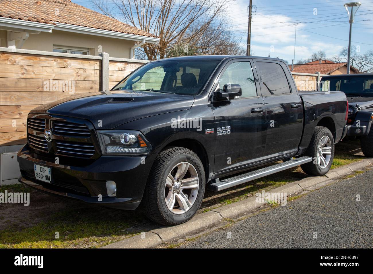 Dodge ram 1500 logo hi-res stock photography and images - Alamy