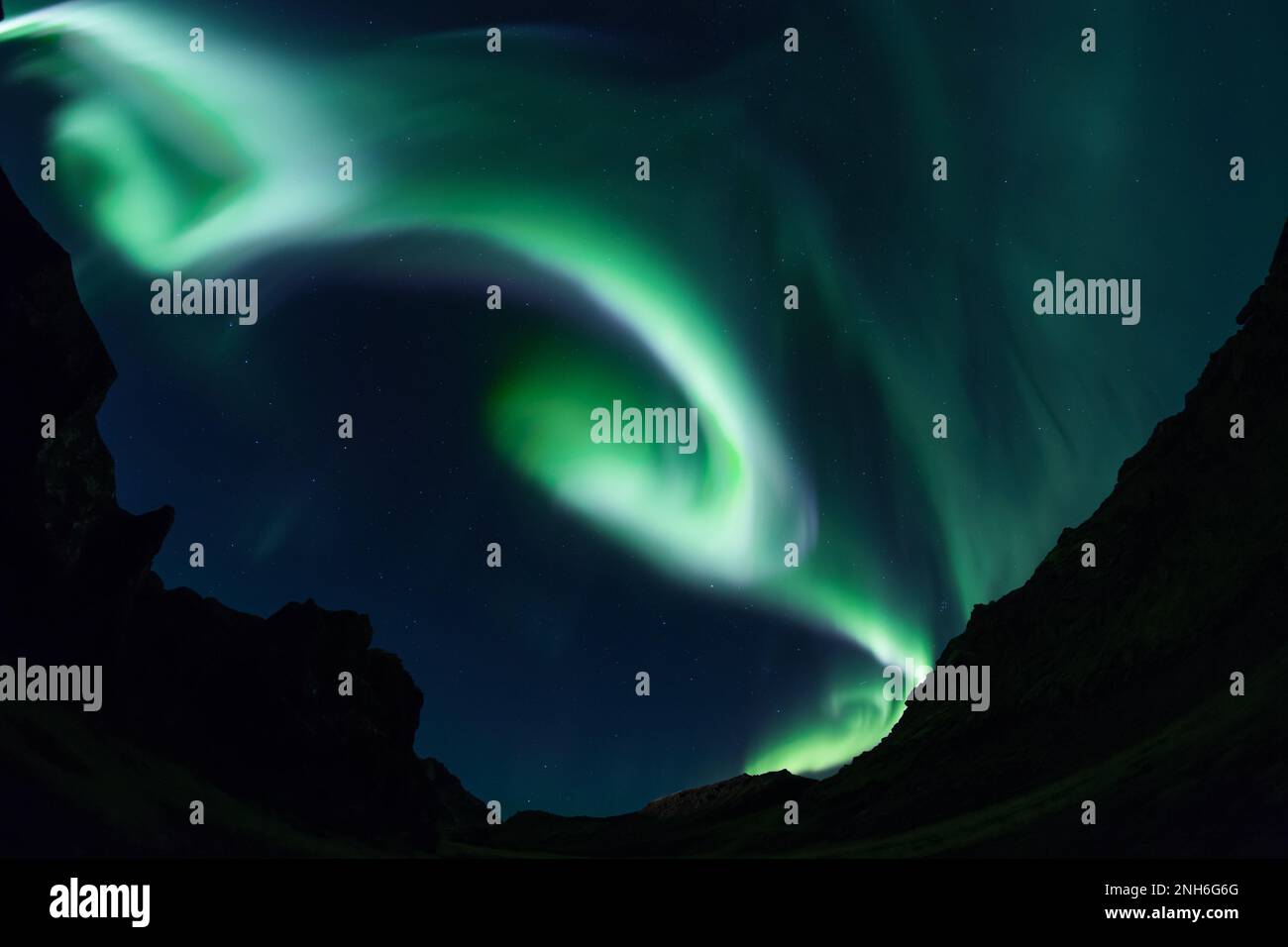 A stunning Aurora Borealis display in the night sky in Iceland Stock ...