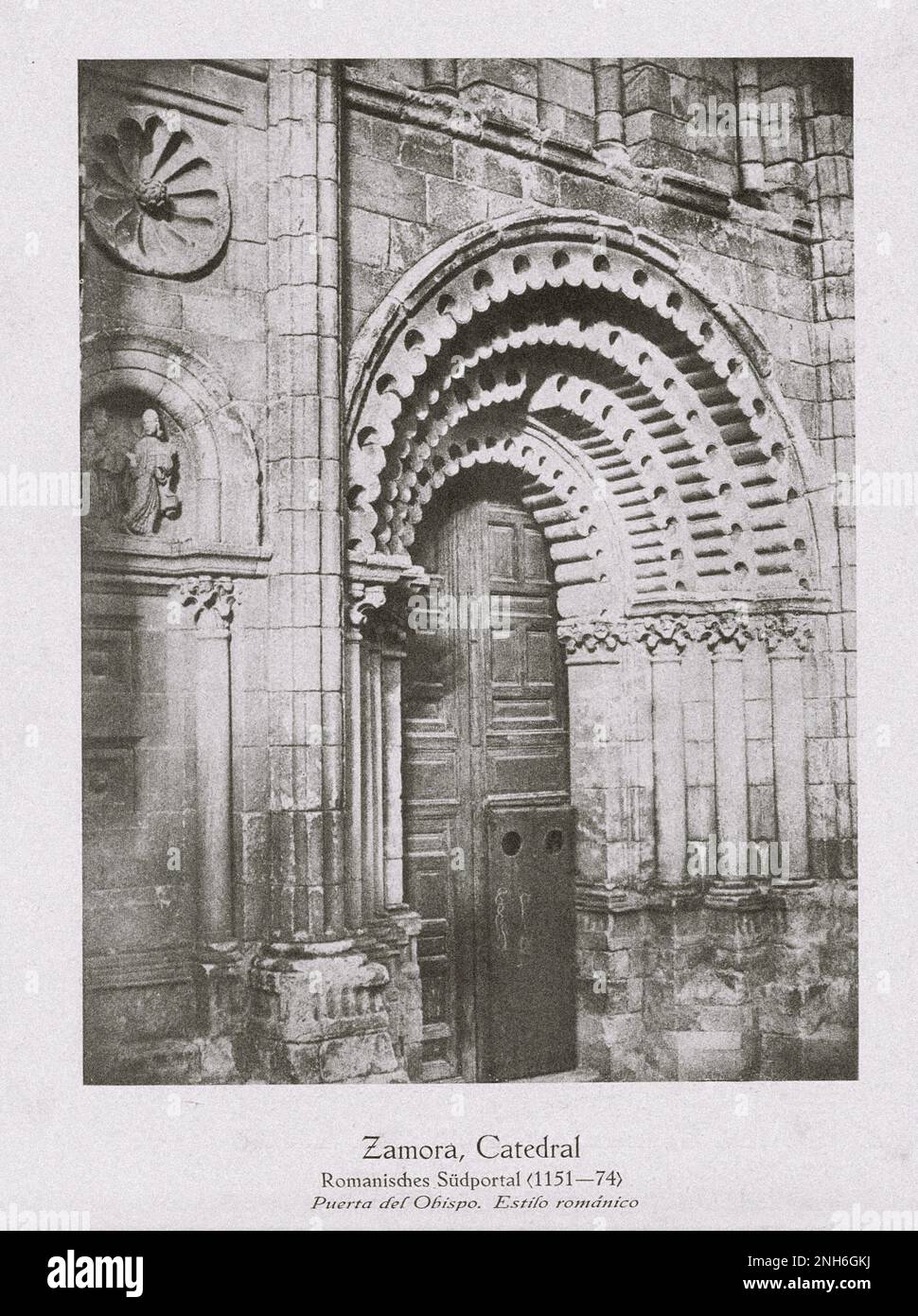 Architecture of Old Spain. Vintage photo of Zamora Cathedral. Castile and León Romanesque southern portal (1151-1174). The Cathedral of Zamora is a Catholic cathedral in Zamora, in Castile and León, Spain, located above the right bank of the Duero It remains surrounded by its old walls and gates. Stock Photo