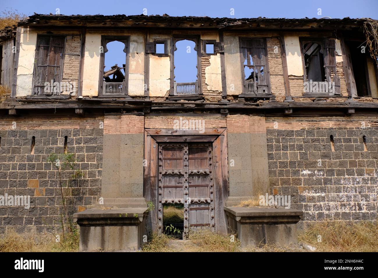 30 Jan 2023, In Wathar Nimbalkar Village there are 9 wada (Haveli, Palace) in 23 acres of area. historic Wada built in 1795-1804 near Phaltan. Stock Photo