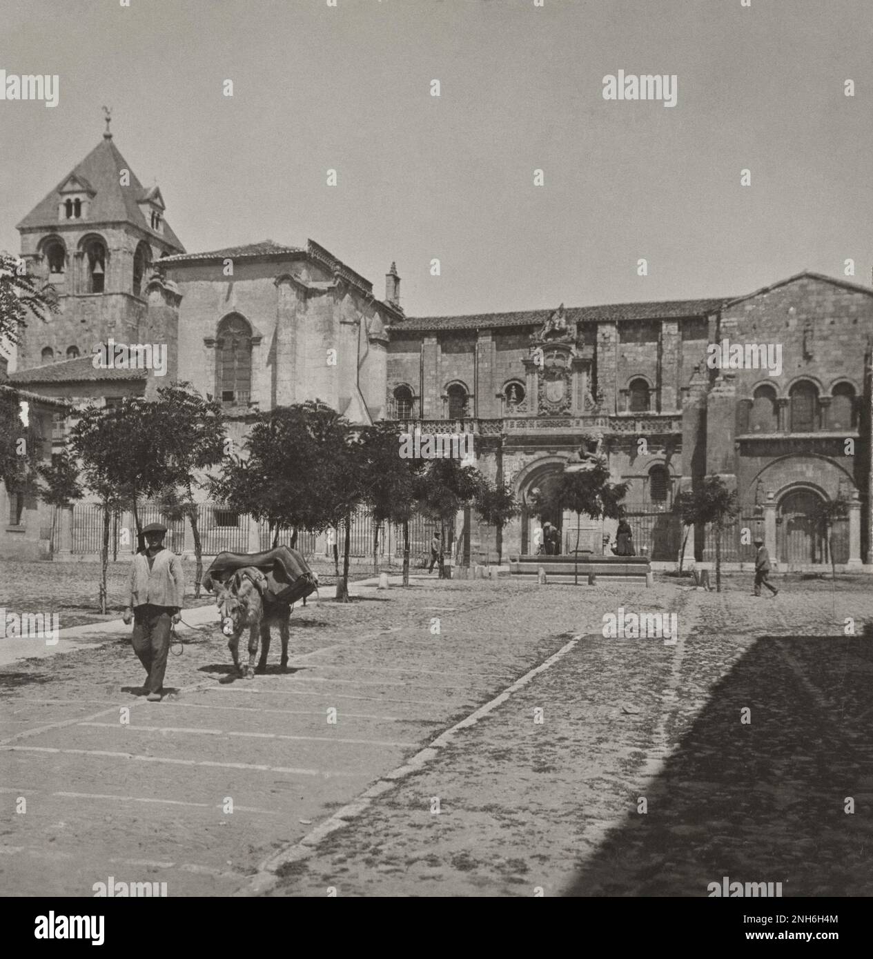 Architecture of Old Spain. The Colegiate, Leon, Spain. 1908 Stock Photo