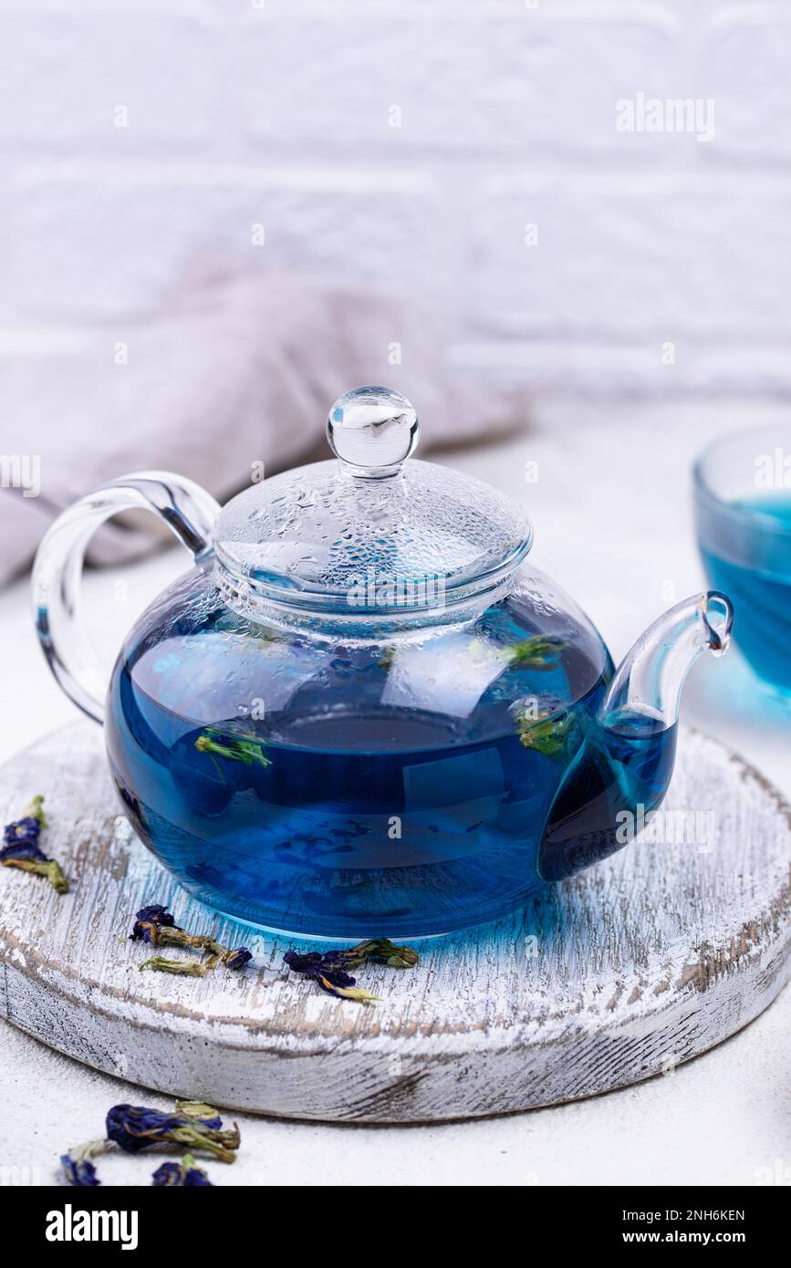 Blue tea Butterfly pea or anchan Stock Photo - Alamy