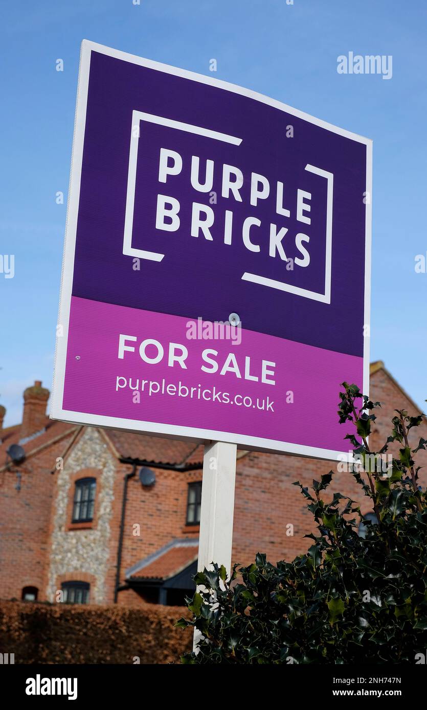 purple bricks online estate agency for sale sign Stock Photo