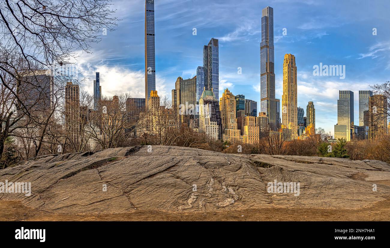 Central Park in winter . skyline of Midtown Manhattan, NYC Stock Photo