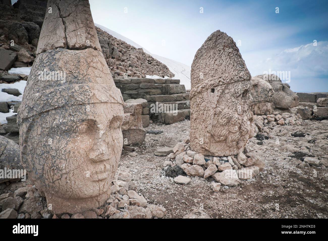 Stone head statues at the royal tomb of Nemrut Dağ, Mount Nemrut