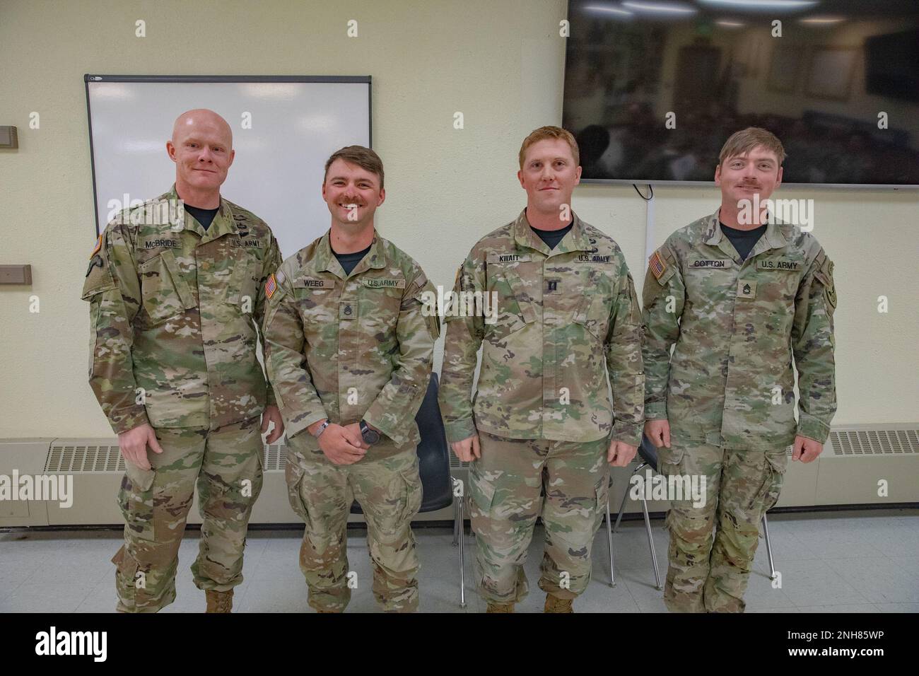 Staff Sgt. Jordan Weeg, Northern Warfare Training Center, Arctic Support Command, 11th Airborne Division poses for a photograph after being awarded Instructor of the Cycle for Advanced Military Mountaineering Course 22-002 at Black Rapids Training Site 21 July. (Photo by Staff Sgt. Christopher Dennis/11th Airborne Division Public Affairs NCO) Stock Photo