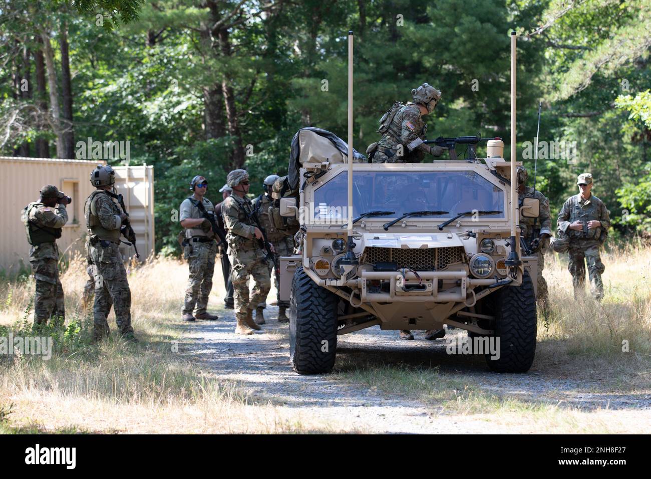 U.S. Army Soldiers with the 404th Civil Affairs Battalion conduct ...