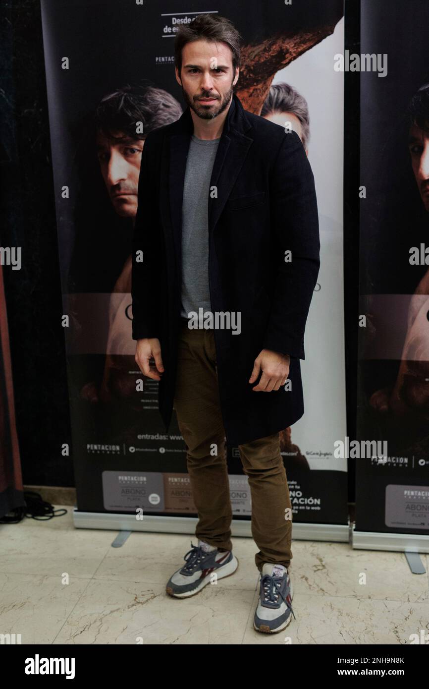 actor-lex-barahona-poses-at-the-photocall-of-las-guerras-de-nuestros