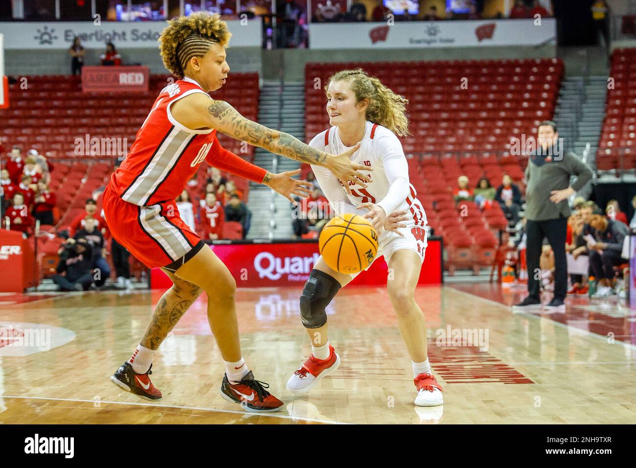 madison-wi-february-01-wisconsin-guard-matyson-wilke-11-passes