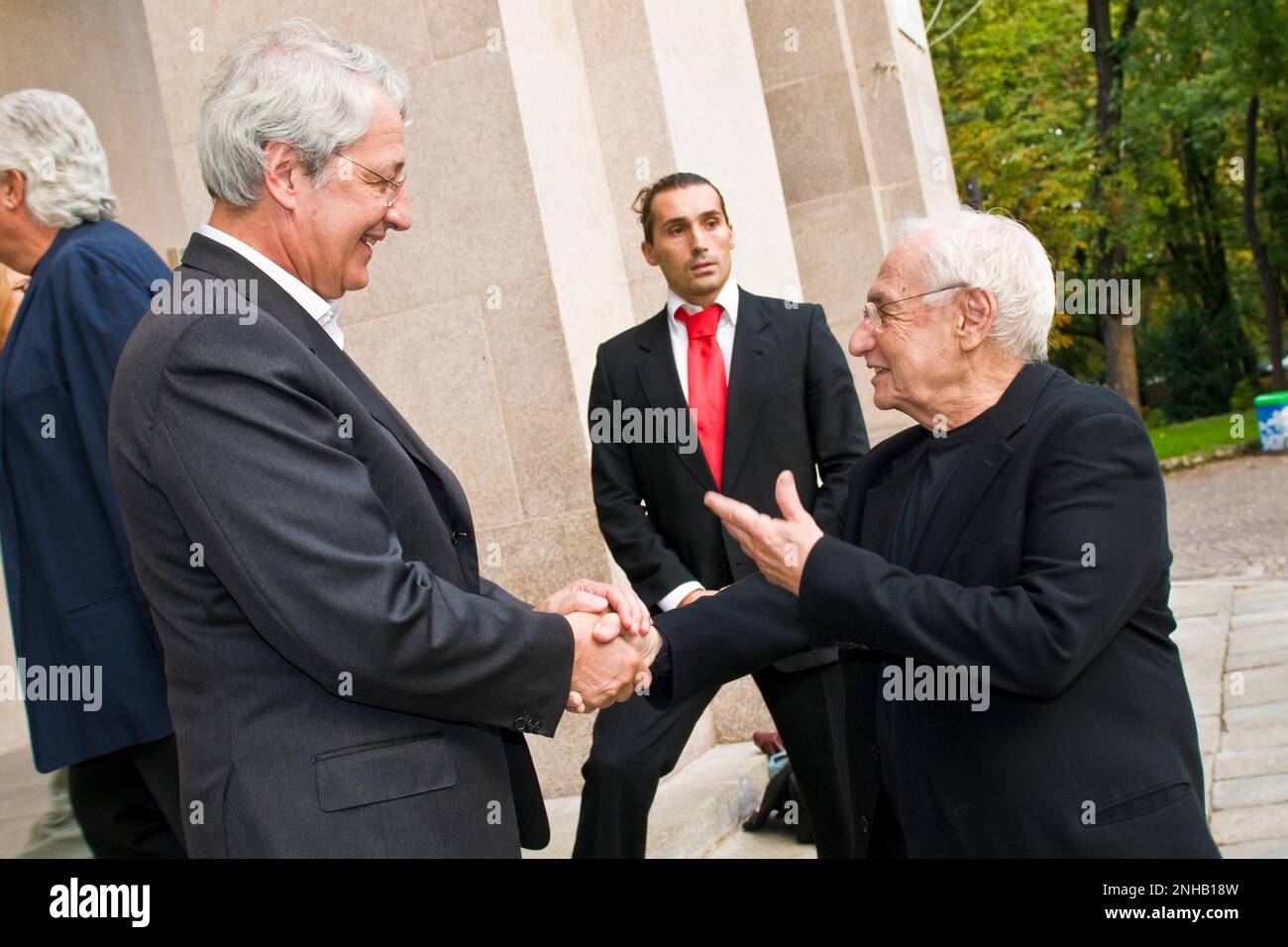 Davide Rampello and Frank O. Gehry, Triennale of Milan, Italy (27.10.09) Stock Photo