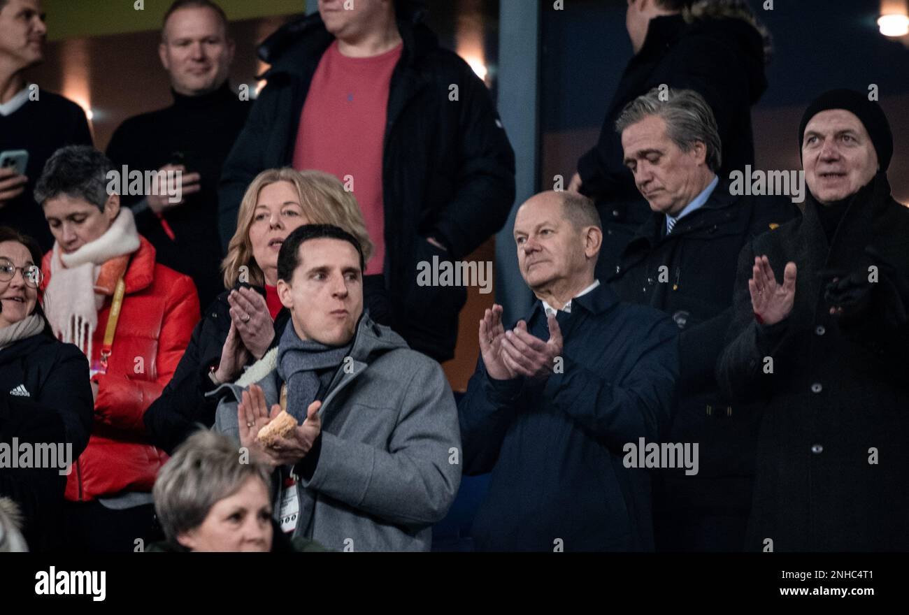 Duisburg, Germany. 21st Feb, 2023. Soccer, women: International match, Germany - Sweden, Schauinsland-Reisen-Arena. German Chancellor Olaf Scholz (3rd from right) stands in the stands. Credit: Fabian Strauch/dpa/Alamy Live News Stock Photo