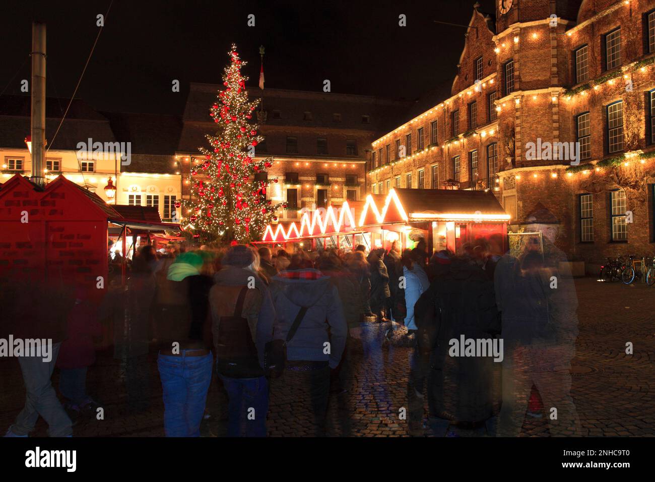 The Christmas Markets in Altstadt ( Old Town ), Düsseldorf City, North-Rhine-Westphalia, Germany, Europe. Stock Photo
