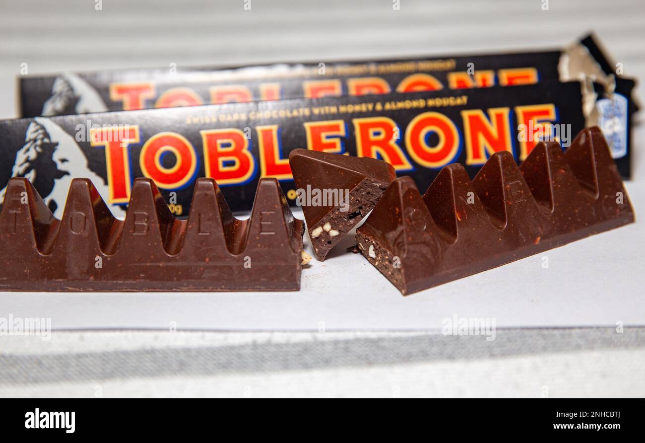 CDG Airport, Paris - 12/22/18: Toblerone promo stand in sweets shop at Paris  airport. Yellow vintage bicycle with happy holidays design Stock Photo -  Alamy