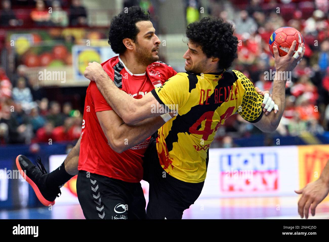 Egypt's Ibrahim Elmasry, left, and Belgium's Jeroen De Beule in action during the men's world