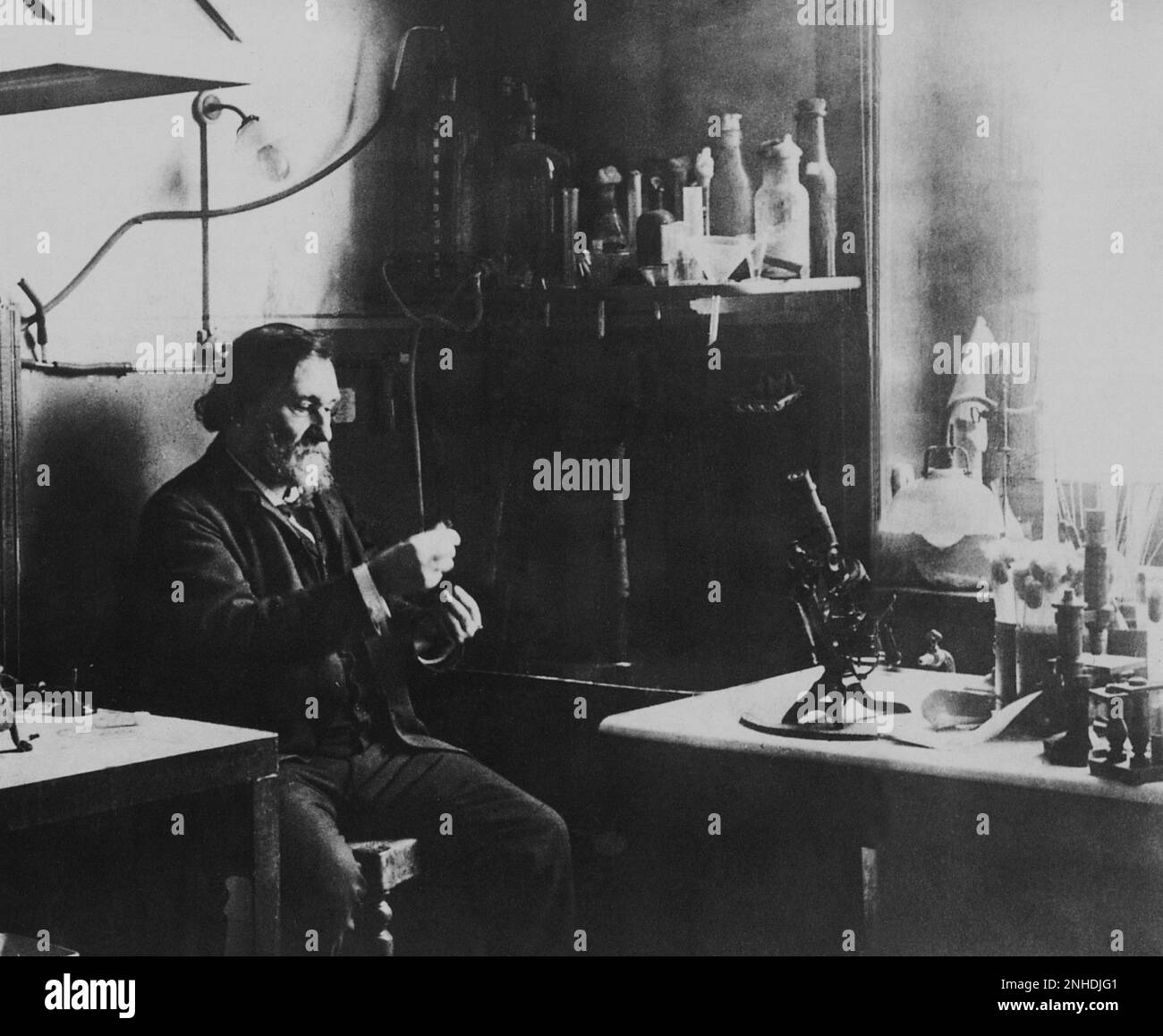 1900 ca. , Paris , France : The celebrated russian scientist ...