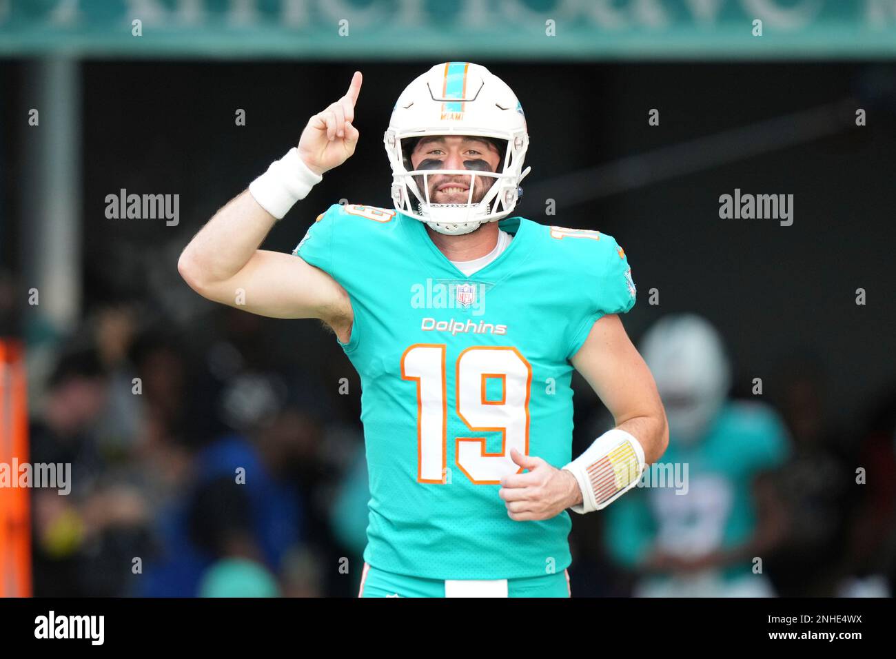 MIAMI GARDENS, FL - JANUARY 08: Miami Dolphins quarterback Skylar Thompson  (19) enters the field before the game between the New York Jets and the Miami  Dolphins on Sunday, January 8, 2023
