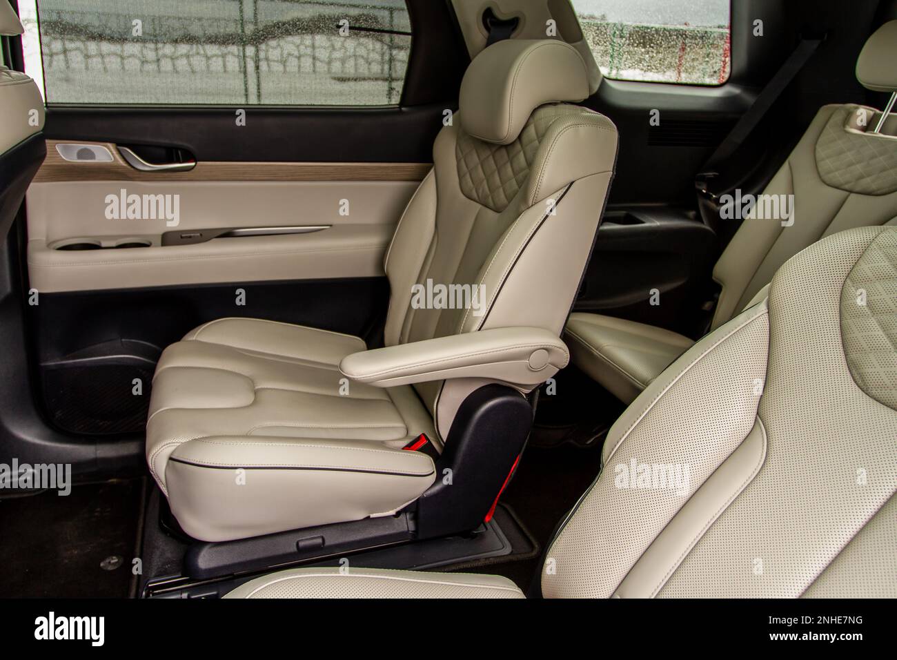 Captains chair hires stock photography and images Alamy