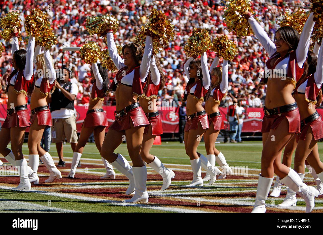 Photo Gallery: Cheerleaders Perform Vs. 49ers