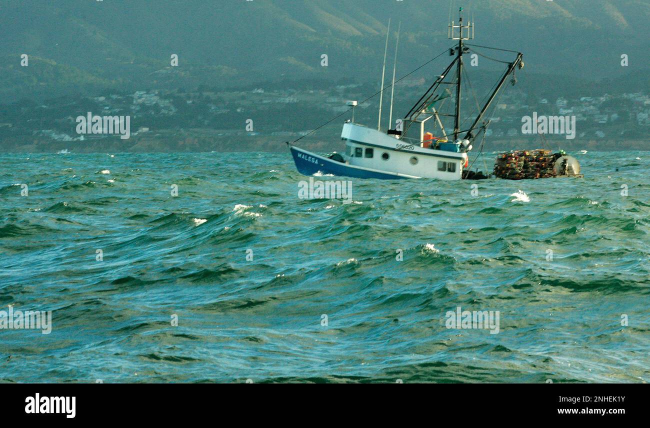 crabboat 405 mac.jpg The crab boat, "Malesa" heads out to open water