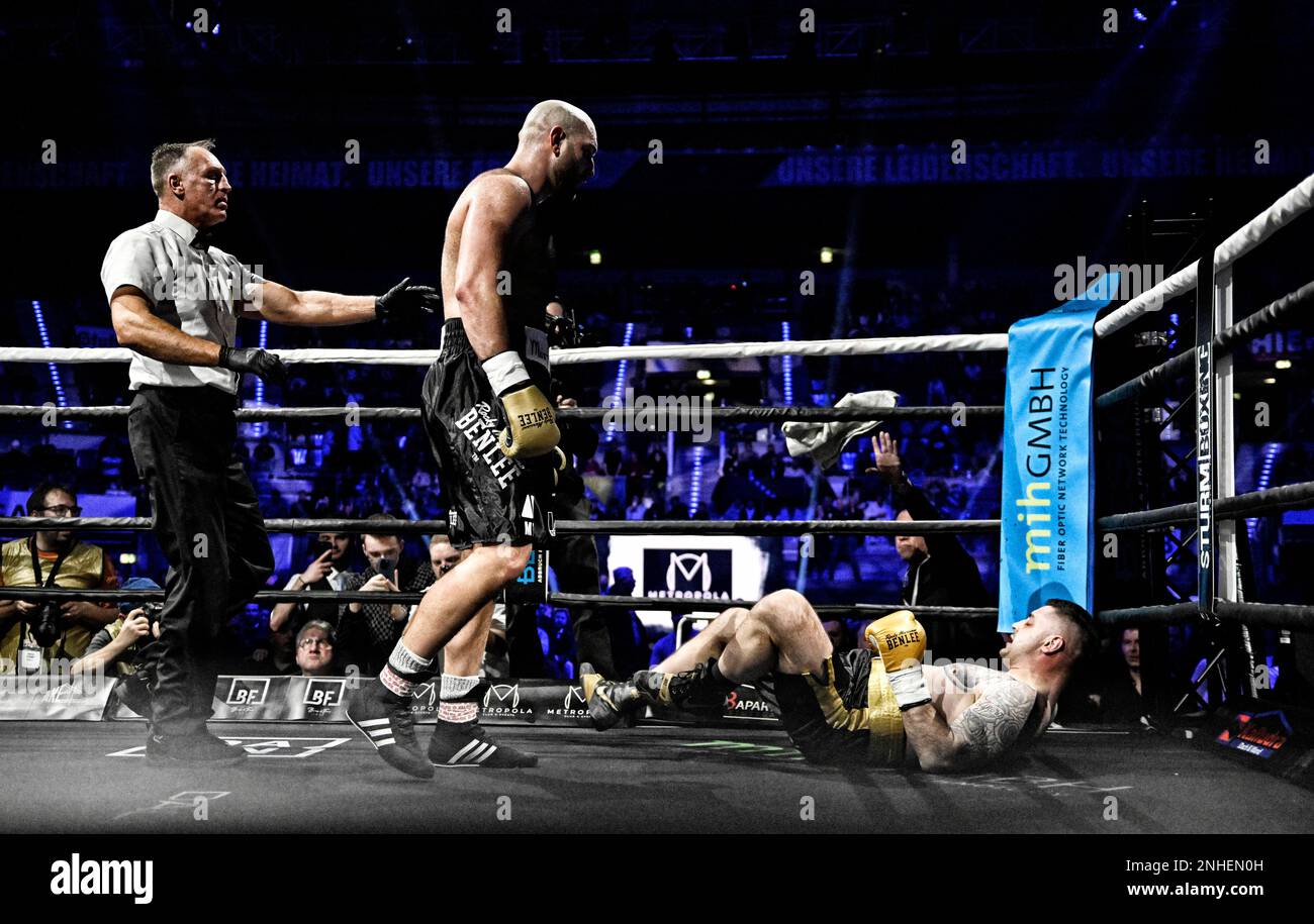 Boxing, Daniel Dietz GER (black trousers) vs Marko Vucevic CRO (golden