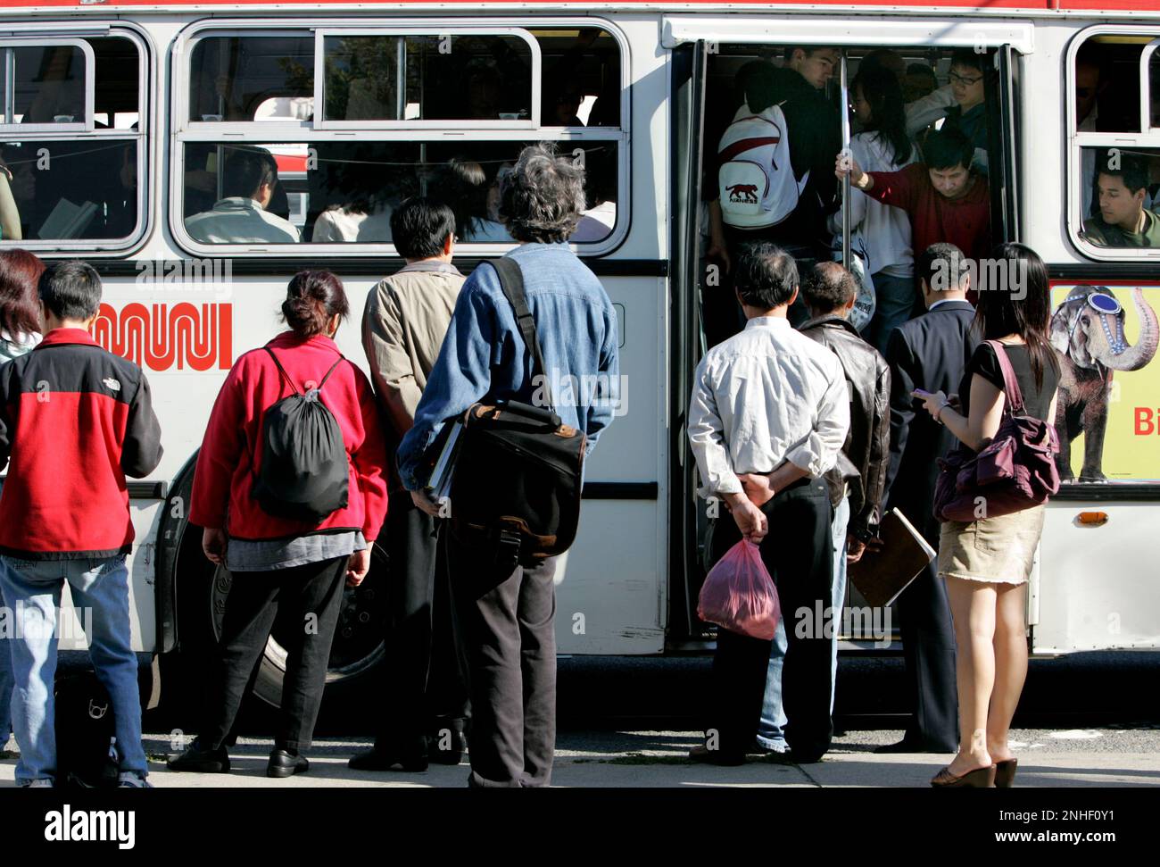muni 161 mac.jpg Periodically buses would fill to capacity. By commute time  MUNI seemed to get a handle on transferring riders by bus bridge from the  Castro St. station to West Portal.