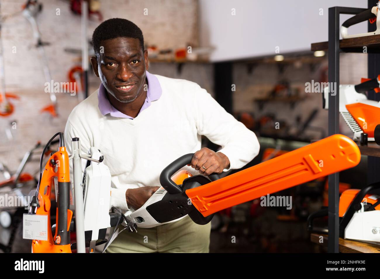 Choosing tools garden centre hi-res stock photography and images - Alamy