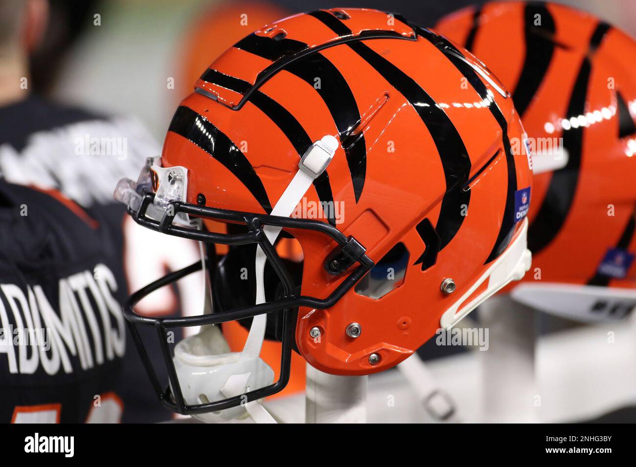 Cincinnati Bengals cornerback Mike Hilton (21) celebrates after an NFL  wild-card football game against the Baltimore Ravens on Sunday, Jan. 15,  2023, in Cincinnati. (AP Photo/Emilee Chinn Stock Photo - Alamy