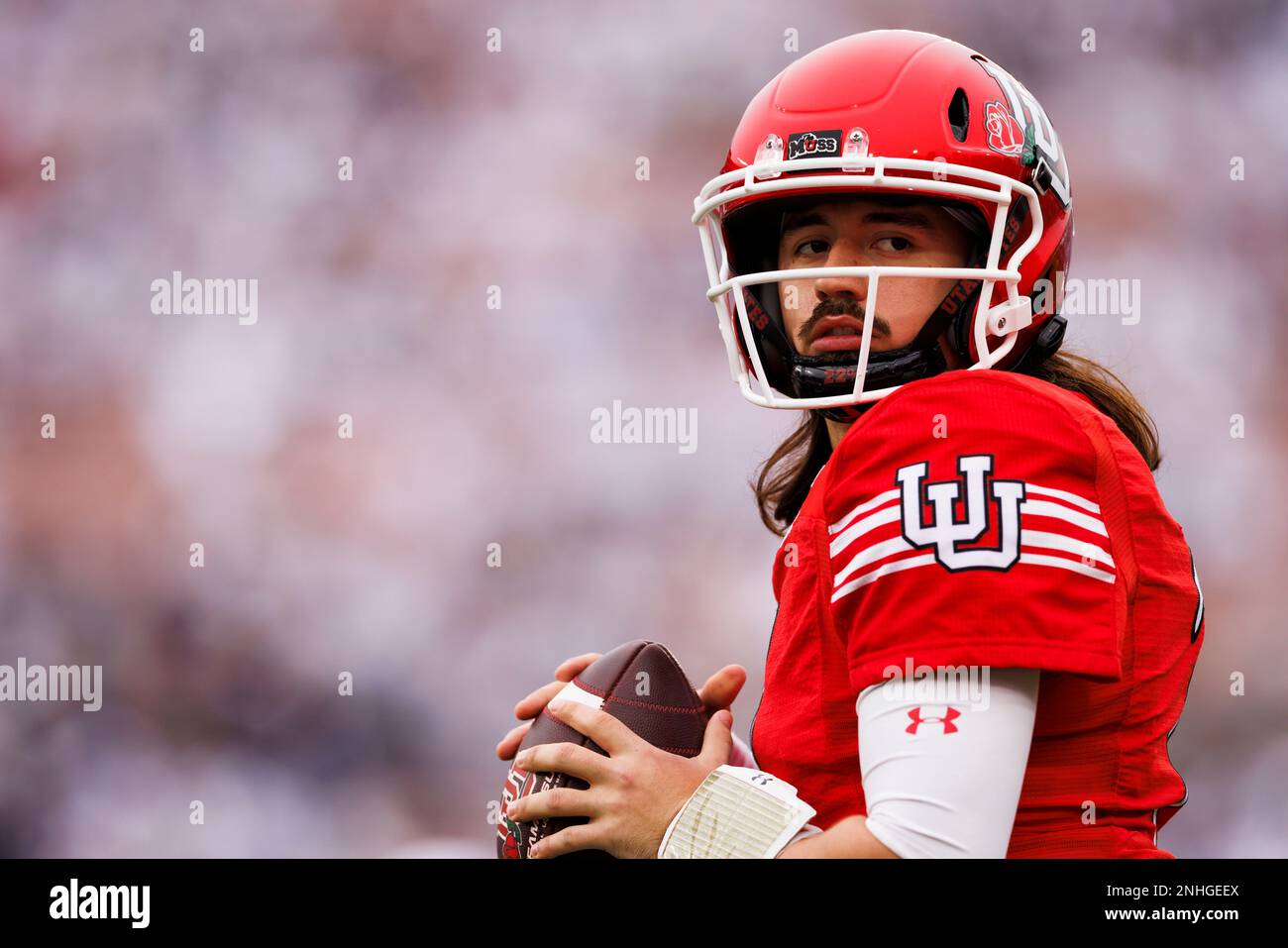PASADENA, CA - JANUARY 02: Utah Utes quarterback Cameron Rising (7 ...