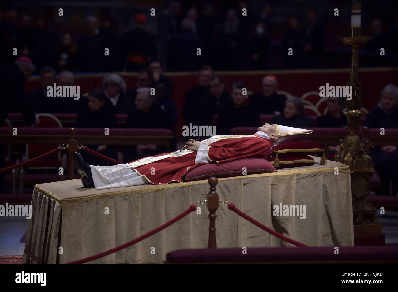Pope Emeritus Benedict XVI in the funeral chapel of St. Peter's ...