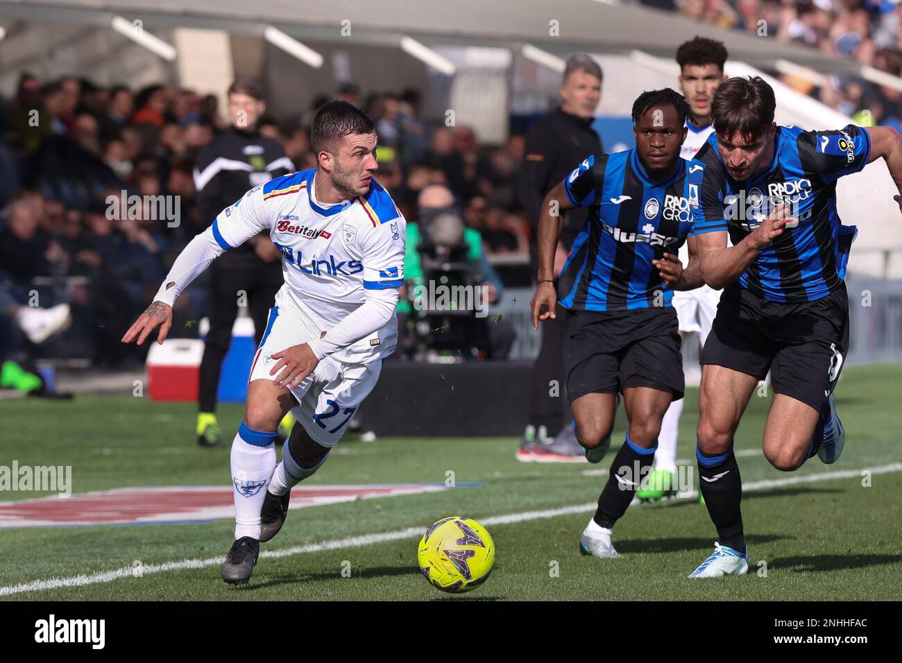 Bergamo, Italy. 19th Feb, 2023. Italy, Bergamo, feb 23 2023: Lorenzo  Colombo (Lecce striker) pressing in front court in the second half during  soccer game ATALANTA vs LECCE, Serie A Tim 2022-2023