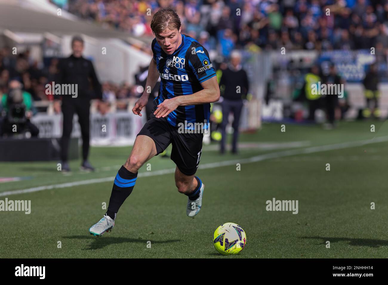 Bergamo, Italy. 19th Feb, 2023. Italy, Bergamo, feb 23 2023: Lorenzo  Colombo (Lecce striker) pressing in front court in the second half during  soccer game ATALANTA vs LECCE, Serie A Tim 2022-2023