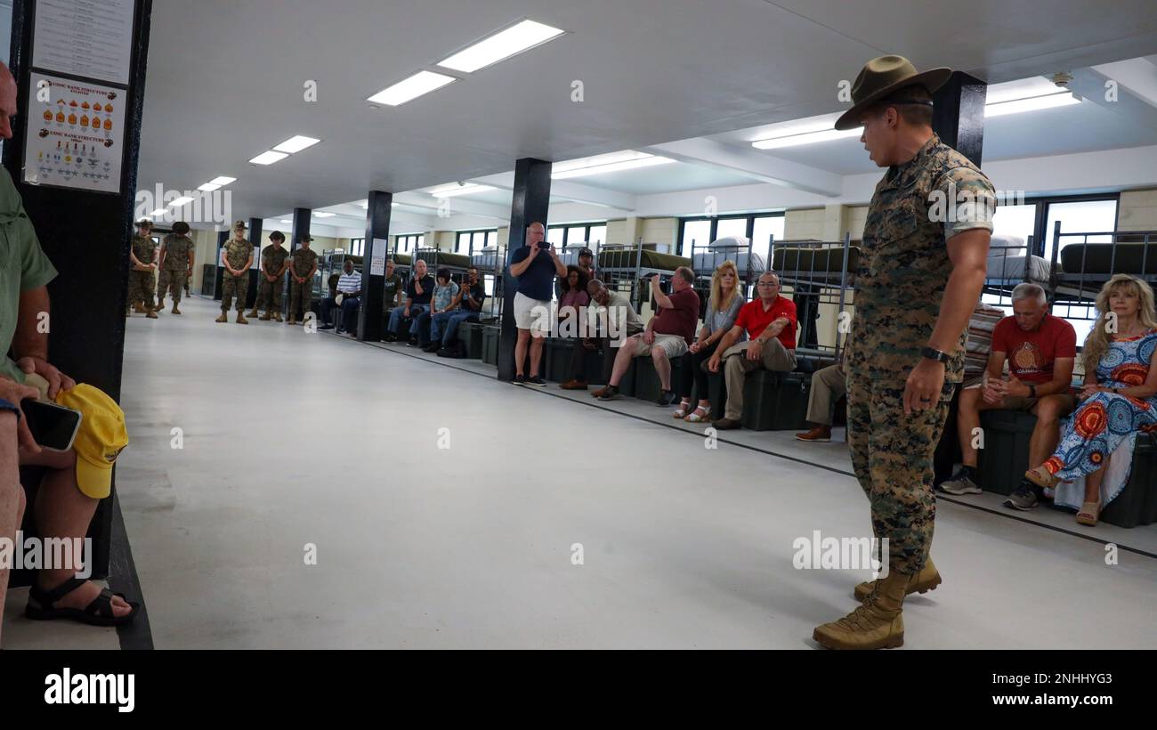 Parris island recruit 1984 hi-res stock photography and images - Alamy