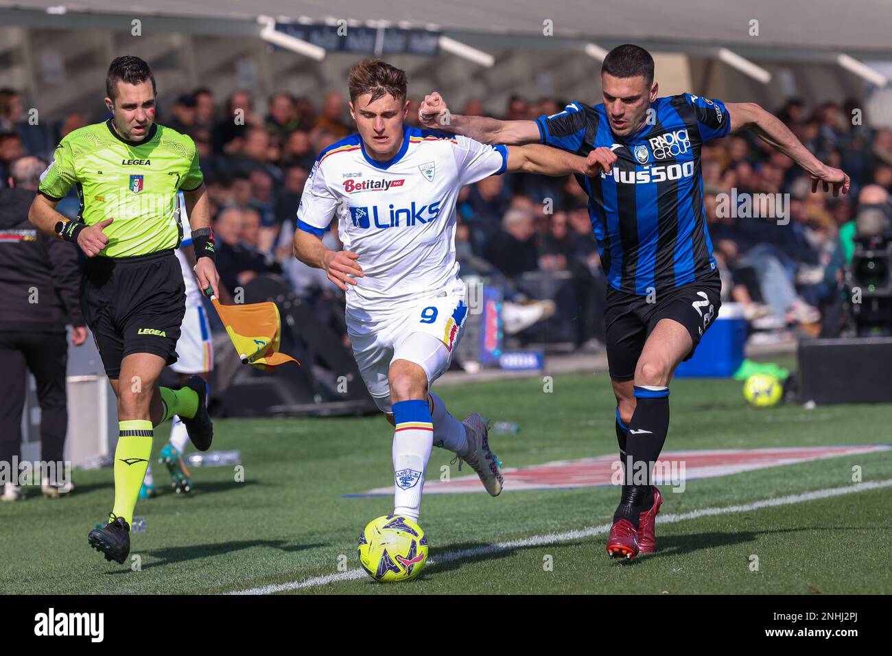 Bergamo, Italy. 19th Feb, 2023. Italy, Bergamo, feb 23 2023: Lorenzo  Colombo (Lecce striker) pressing in front court in the second half during  soccer game ATALANTA vs LECCE, Serie A Tim 2022-2023