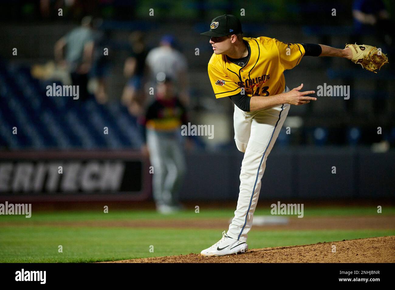 Perros Calientes De Akron pitcher Kevin Coulter (43) during an Eastern