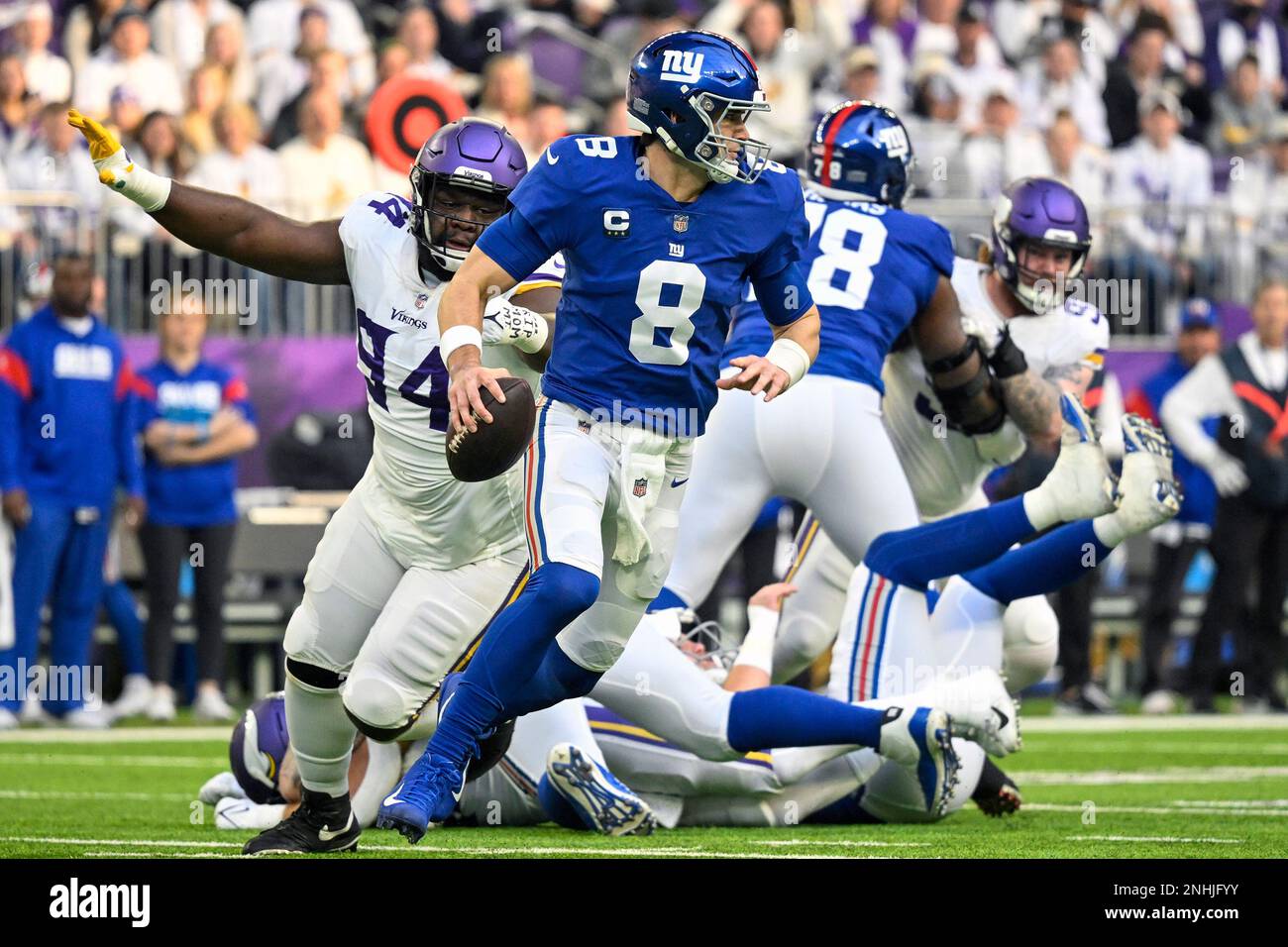 MINNEAPOLIS, MN - JANUARY 15: New York Giants running back Saquon Barkley  (26) runs with the ball during the NFL game between the New York Giants and  Minnesota Vikings on January 15th