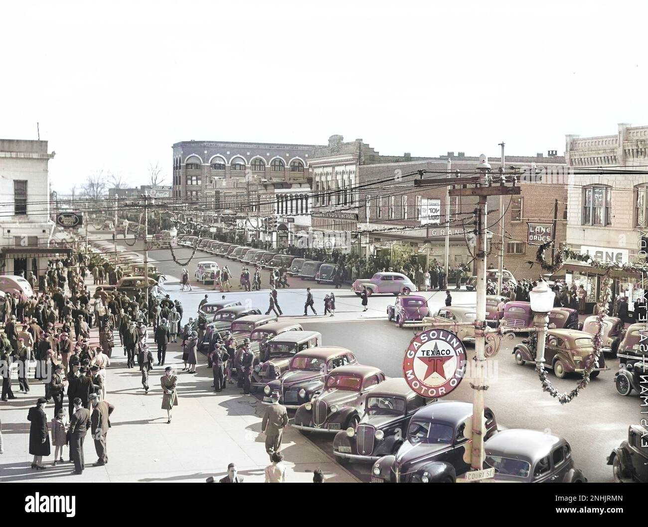 Street Scene, Gadsden, Alabama, USA, John Vachon, U.S. Office of War Information, December 1940 Stock Photo