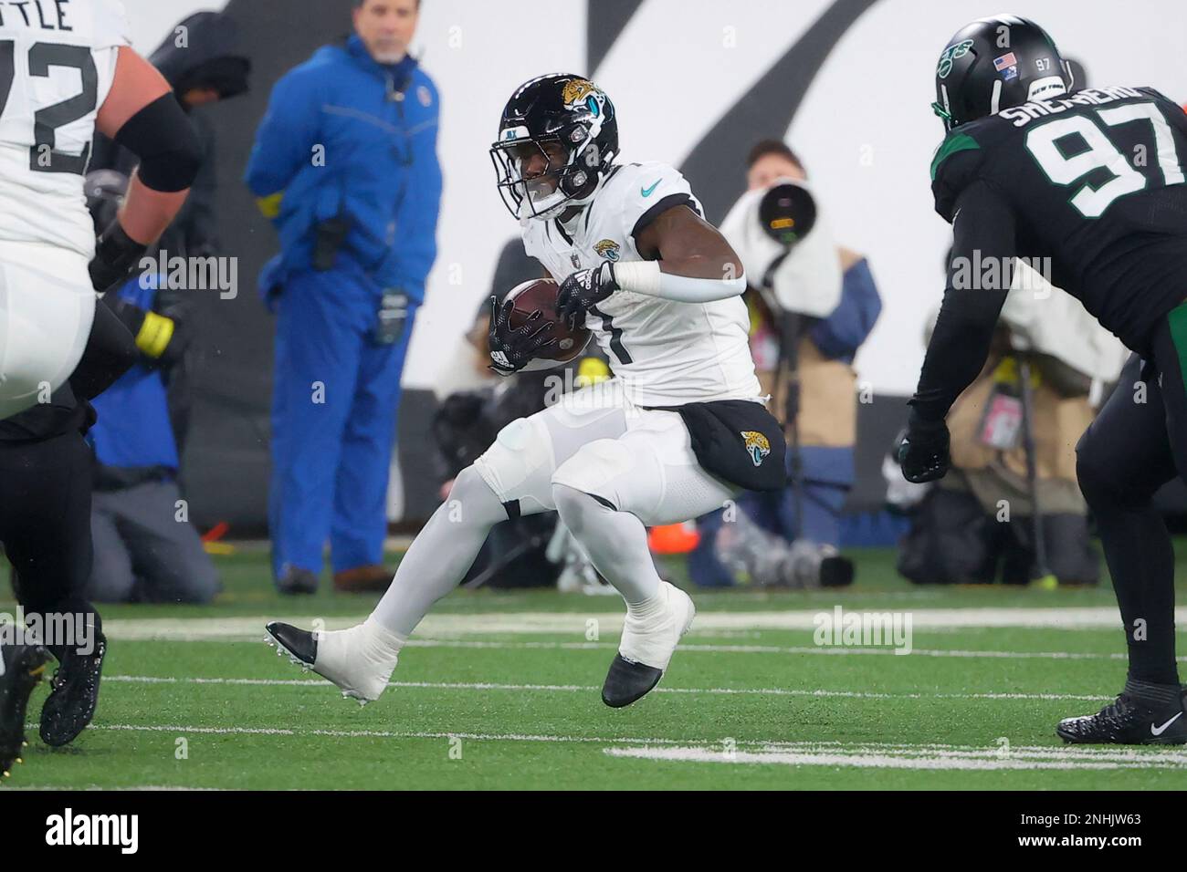 EAST RUTHERFORD, NJ - DECEMBER 22: Jacksonville Jaguars running back Travis  Etienne Jr. (1) during the National Football League game between the New  York Jets and the Jacksonville Jaguars on December 22