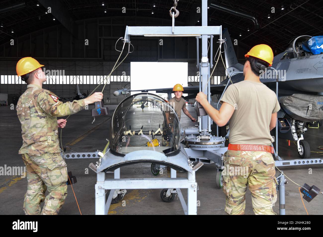 Left u s air force staff hi-res stock photography and images 